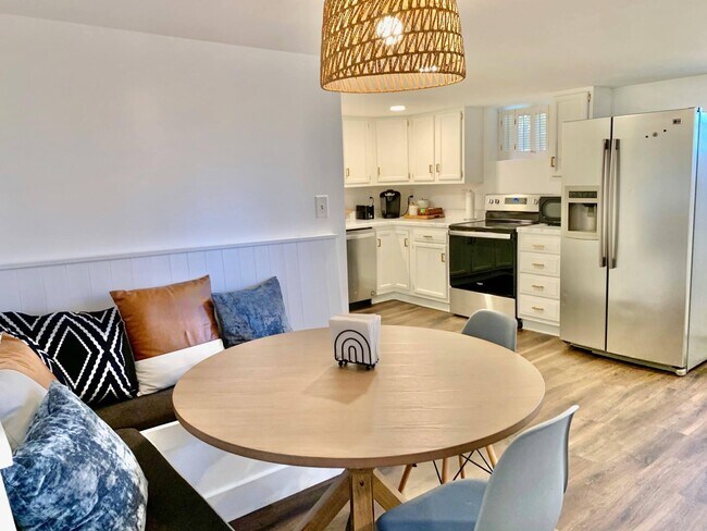 Fully stocked eat in kitchen - 49 Riverside Ave