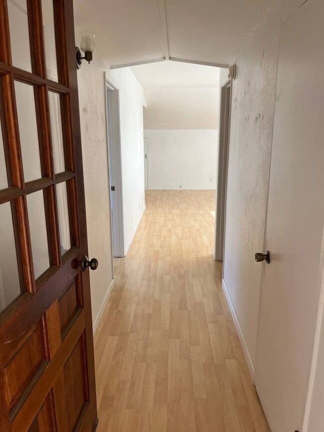 Building Photo - 395 Lagunita Dr