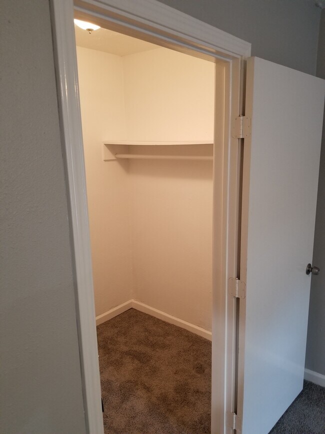 Foto del edificio - 8615 Damascus Dr