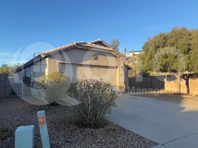 Building Photo - 932 W Brave River Pl