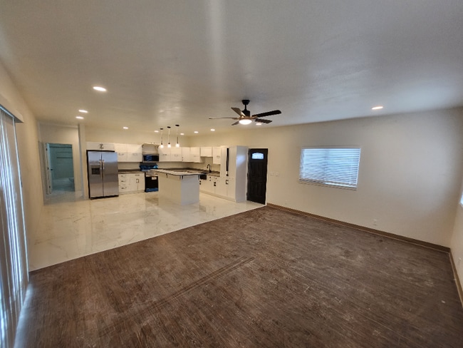 Building Photo - 16-2058-2058 Tradewind Dr