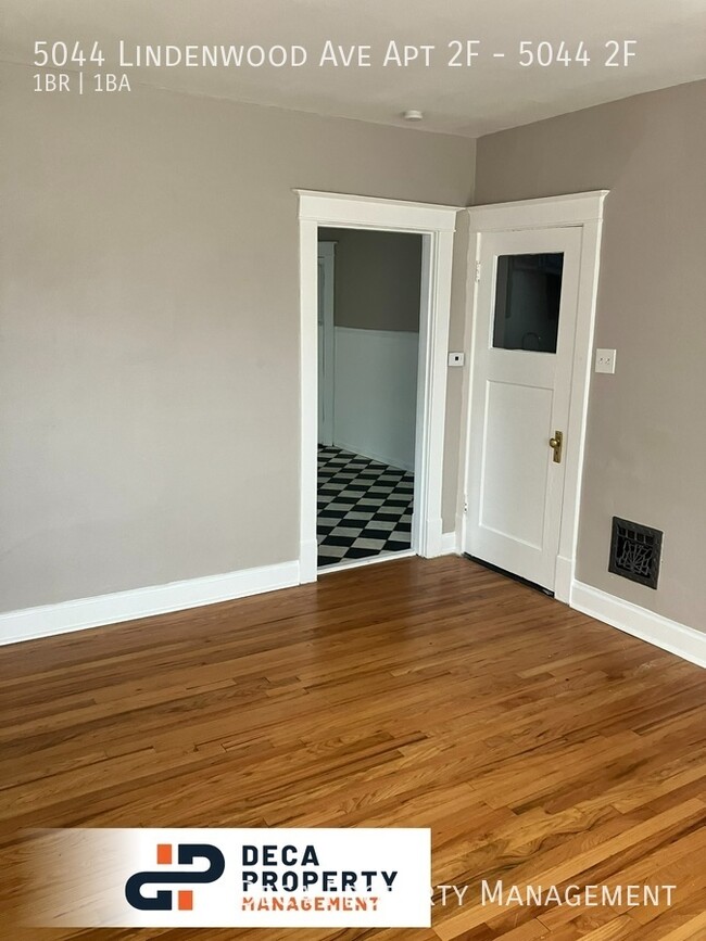 Building Photo - 5044 Lindenwood Ave