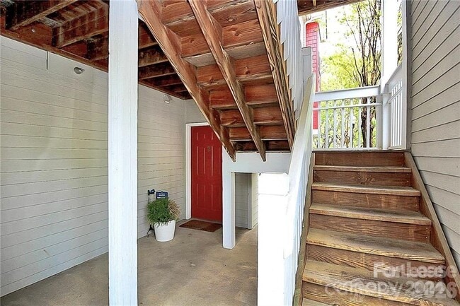 Building Photo - 1140 W 1st St