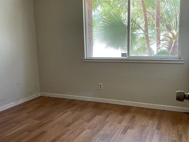Foto del edificio - Ready to move-in.