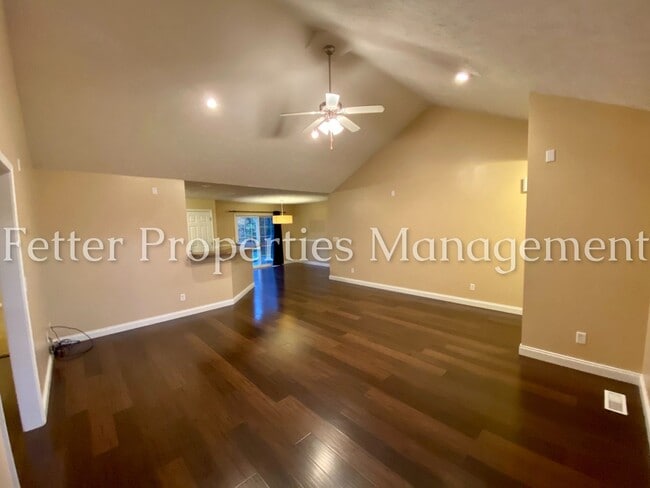 Foto del edificio - 3 Bedroom Newburgh Home!!