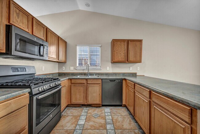 Foto del edificio - 17765 Oakview Ct