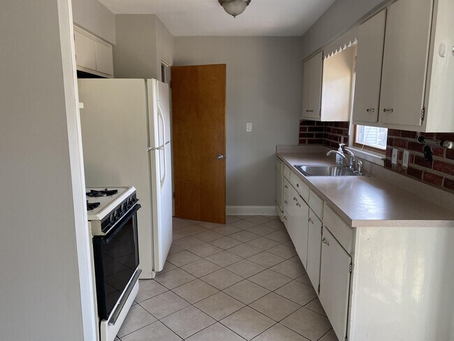 Foto del edificio - 8154 Columbia Ave