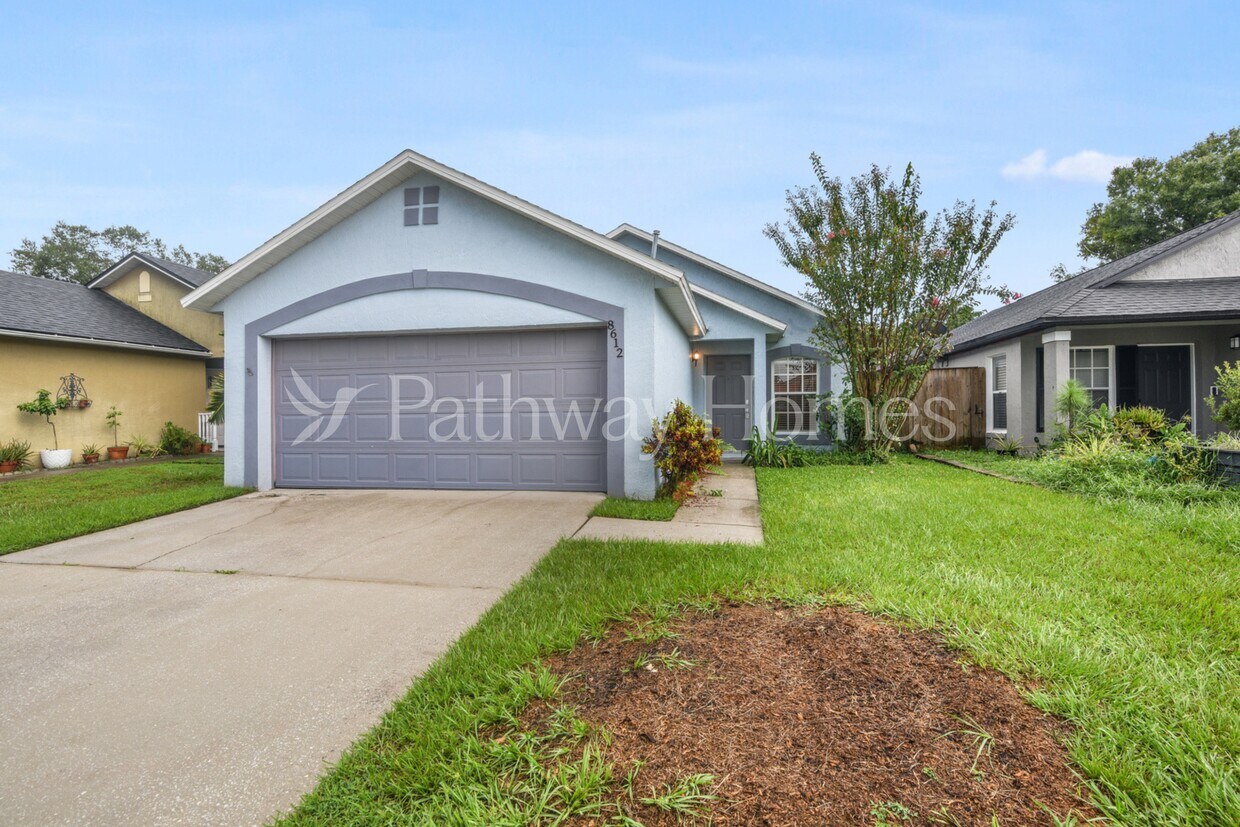Foto principal - 8612 Claiborne Ct