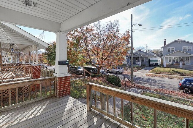Building Photo - 332-334 N Burgess Ave