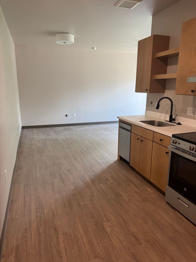 Building Photo - Beautiful, Brand New Studio Near CSU!