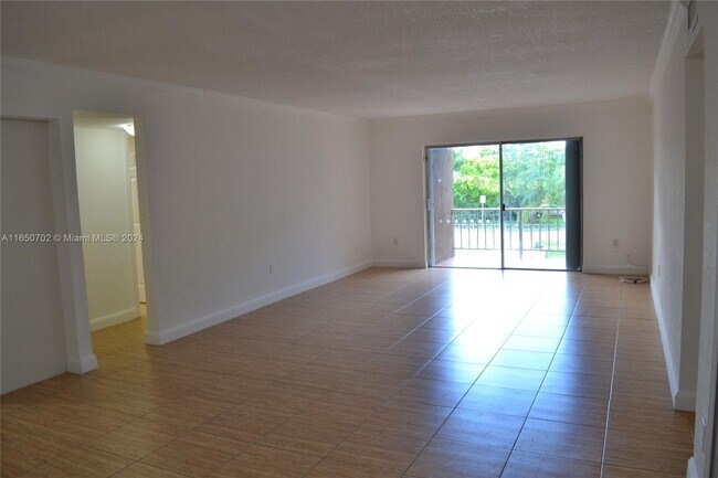 Foto del edificio - 9429 SW 76th St