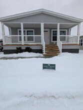 Building Photo - 30021 Pineview Cir