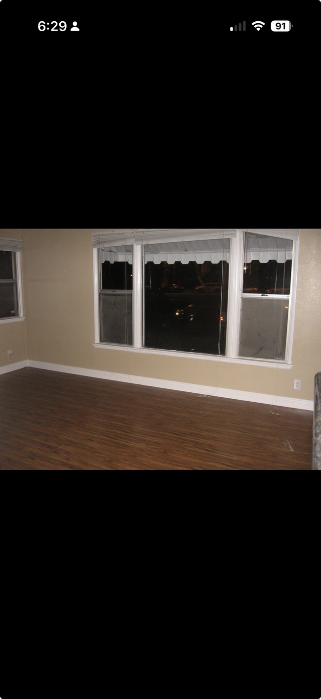 Foto del edificio - 1308 N Hollywood Way
