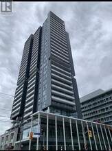 Building Photo - 225 Sumach St