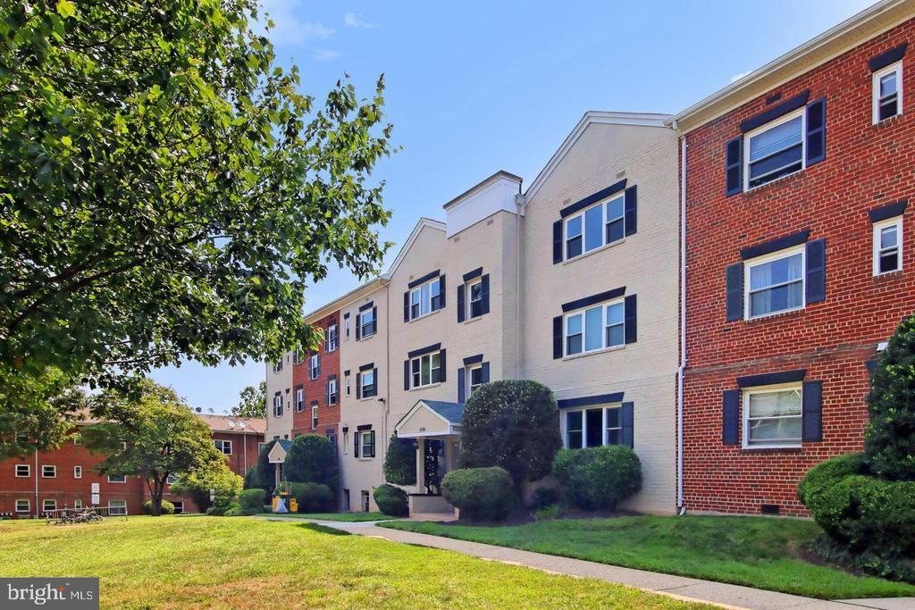 Primary Photo - 6186 Greenwood Dr