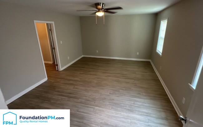 Building Photo - 418 McFarland Dr