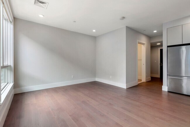 Building Photo - Jamaica Plain spacious studio w/ central a...