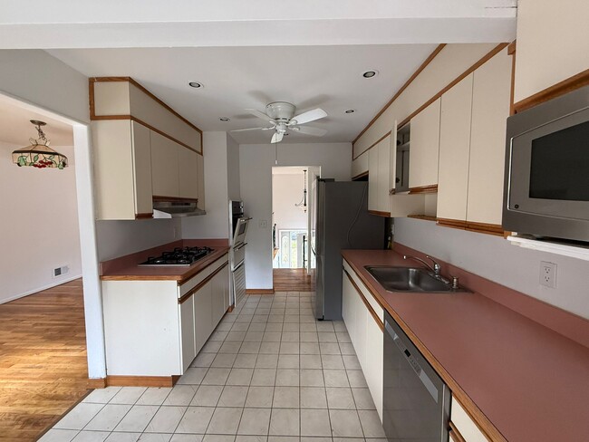 Foto del edificio - 321 Dallas Dr