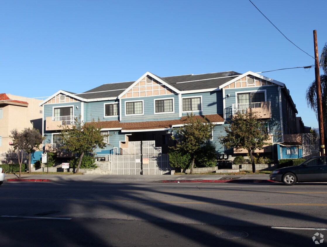 Primary Photo - Vanowen Villas
