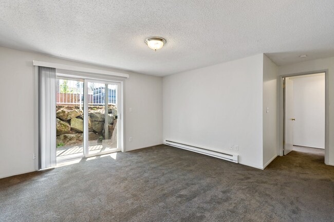 Building Photo - 11540 Pinehurst Way NE