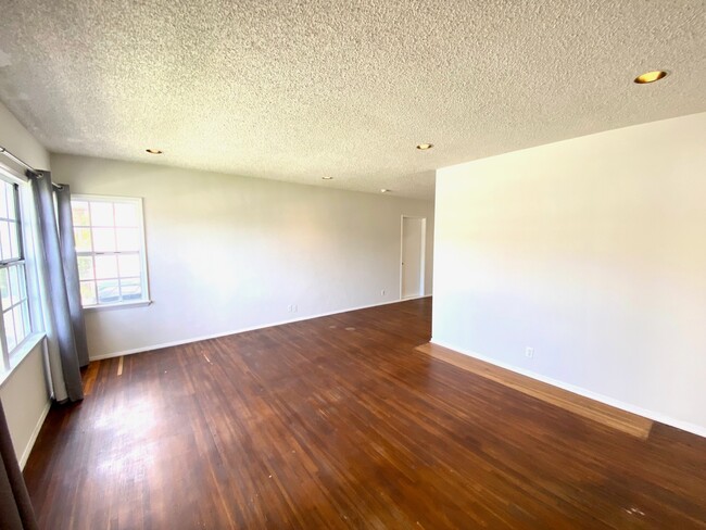 Building Photo - 4660 Sawtelle Blvd