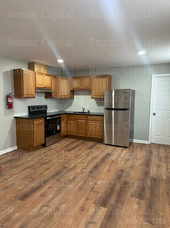 Foto del edificio - 451 Line St