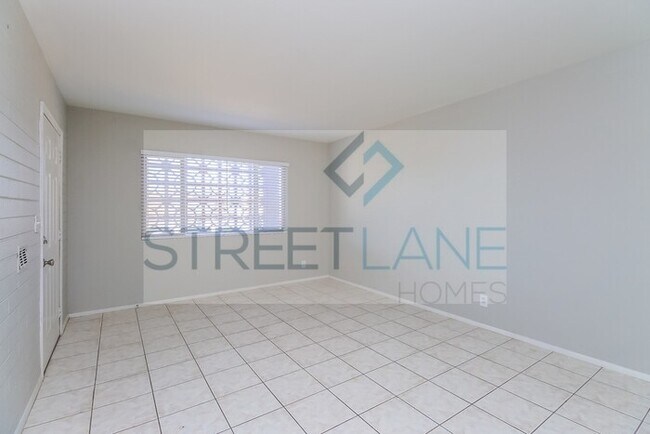 Building Photo - REDUCED!