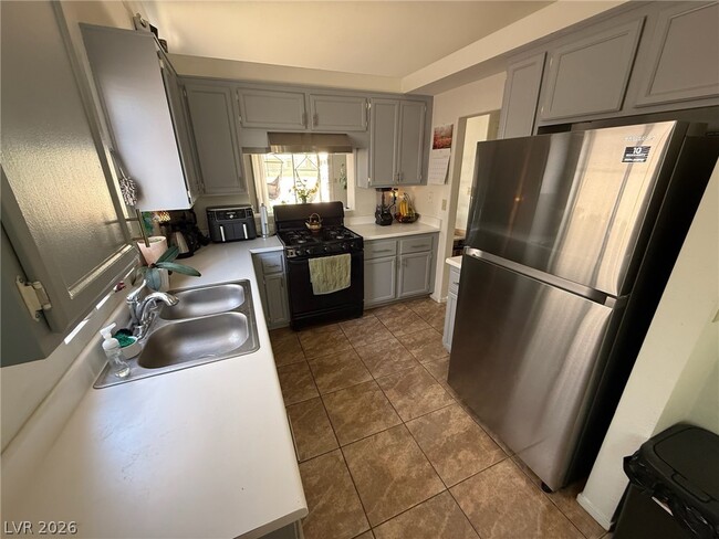 Building Photo - 1708 Crystal Chimes Dr