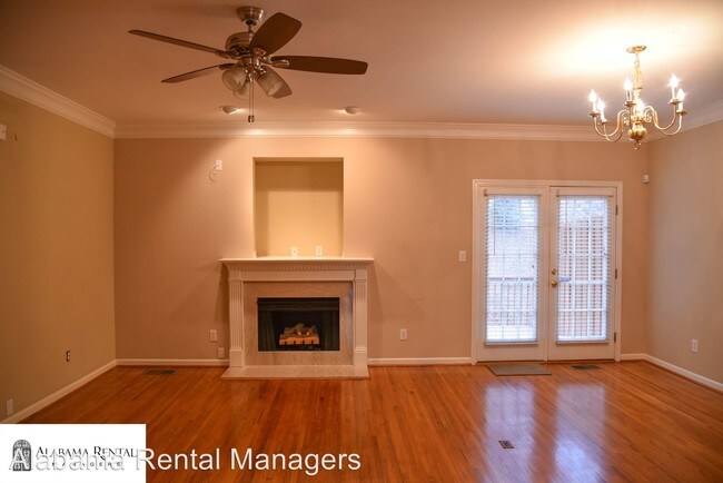 Foto del edificio - 219 Meadow Croft Cir