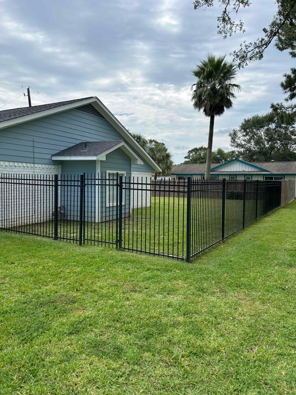 Building Photo - 500 Shirleen Dr