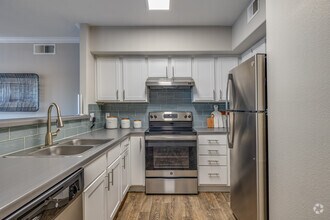 2BR, 2BA - 972SF - Kitchen - The Grove Deer Valley