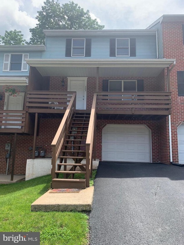 Foto principal - 323 Drew Ct