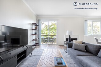 Building Photo - 467 S Arnaz Dr