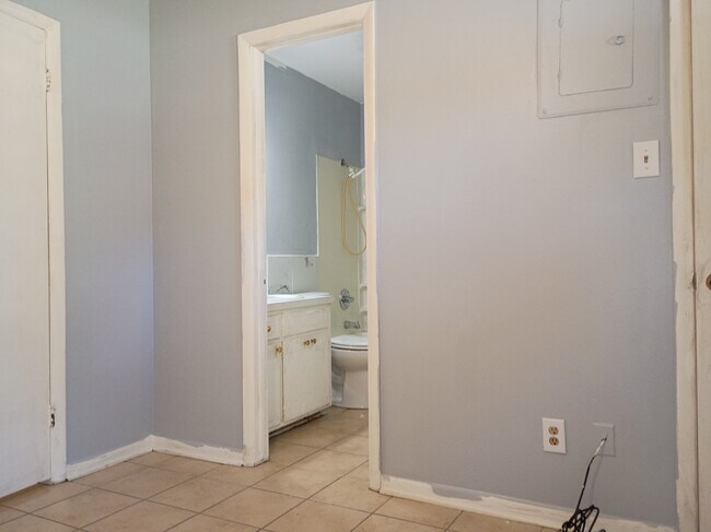 Bathroom - 1714 S 28th St