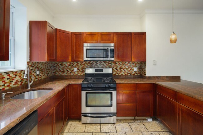 Building Photo - 532 N 19th St