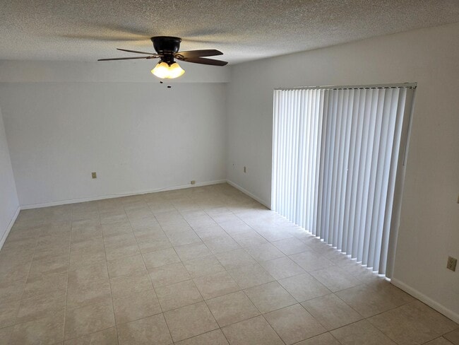 Building Photo - 573 Green Springs Pl