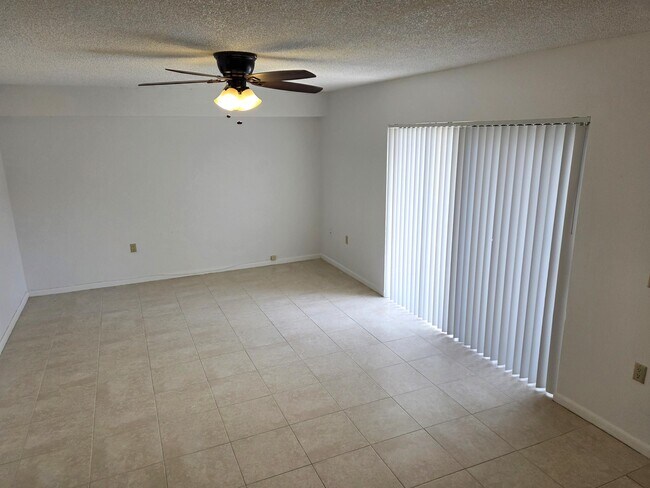 Foto del edificio - 573 Green Springs Pl