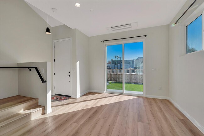 Foto del edificio - 4048 Cherokee Ave