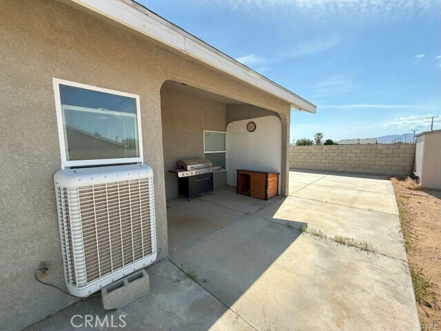 Foto del edificio - 9425 Evelyn Ave