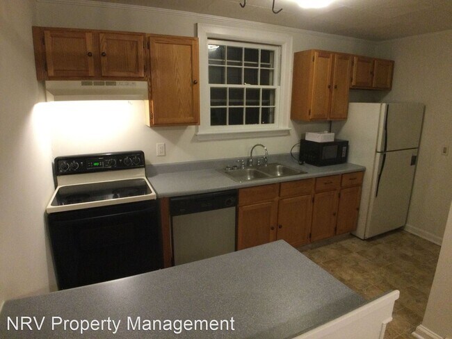 Foto del edificio - 2 br, 1 bath House - 114 Monroe St.