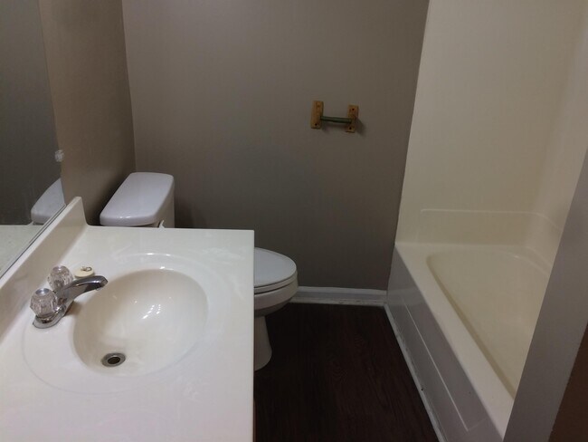 Building Photo - 430 Gibson Ln