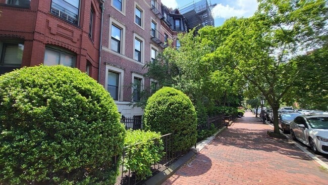 Building Photo - 179 Marlborough St