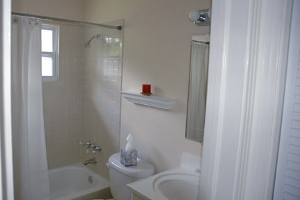 Building Photo - 2256 Hyde Park St