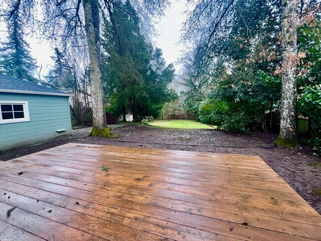 Building Photo - SW Portland Bungalow in Quiet Neighborhood...