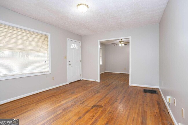 Building Photo - 853 Hall St NW