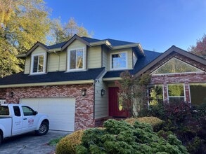 Building Photo - 30 E Ridge Ln