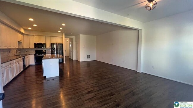 Building Photo - 1156 Westminster Dr