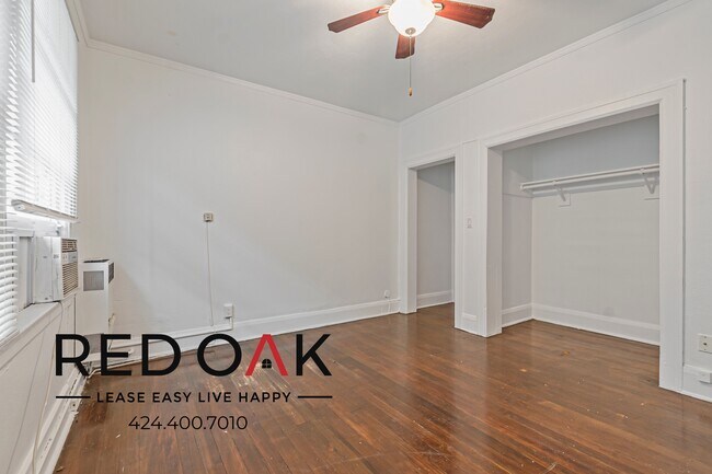 Foto del edificio - 1021 S Park View St