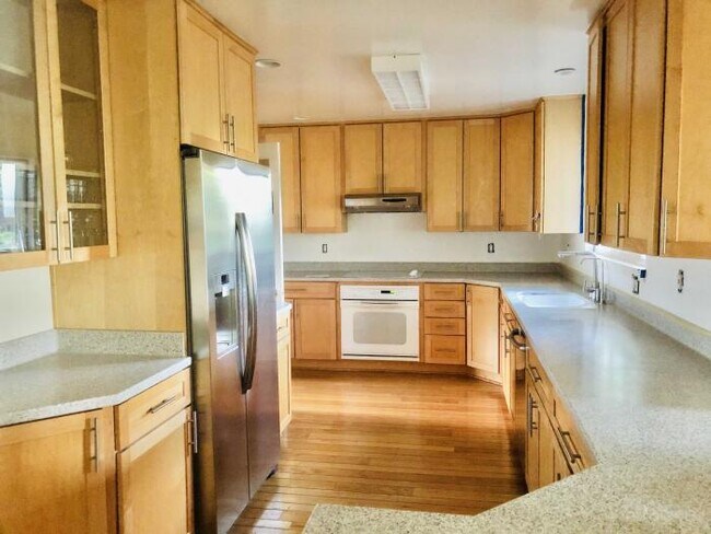 Foto del edificio - 4 bedroom in Los Gatos CA 95032