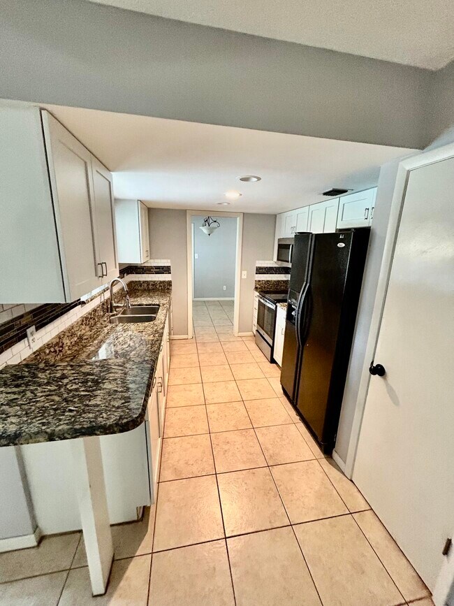 Foto del edificio - 5712 Shannon Dr